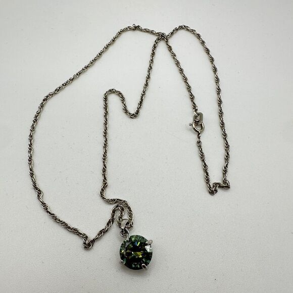 Beautiful 10mm round cut Green Moissanite Solitaire necklace in 925, 19" chain! - Picture 6 of 12